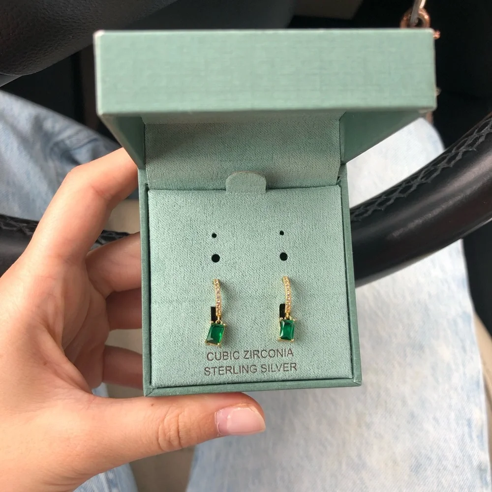 green earrings ✿ - Picture 1 of 2
